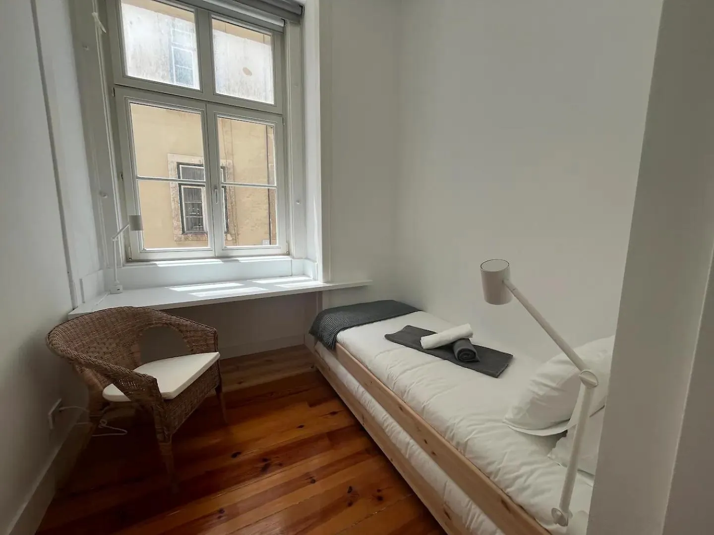 Pensao Neves Bed & Breakfast Lisbon